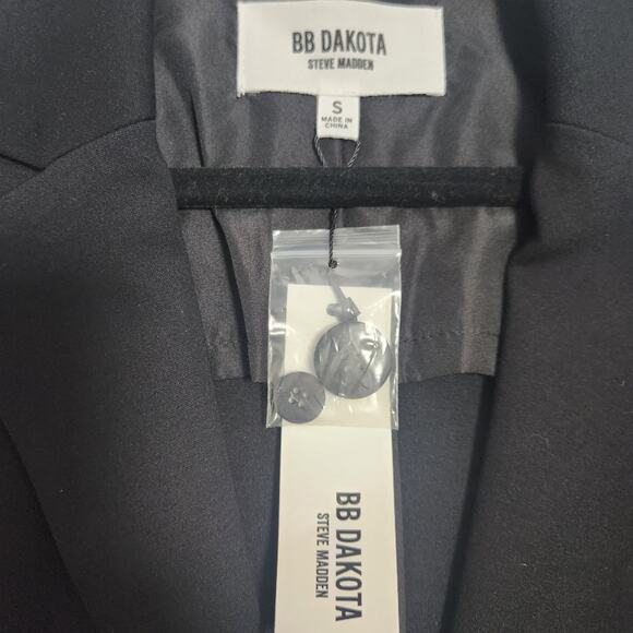 NWT  BB Dakota Steve Madden black two button blazer Size Small - Picture 8 of 11